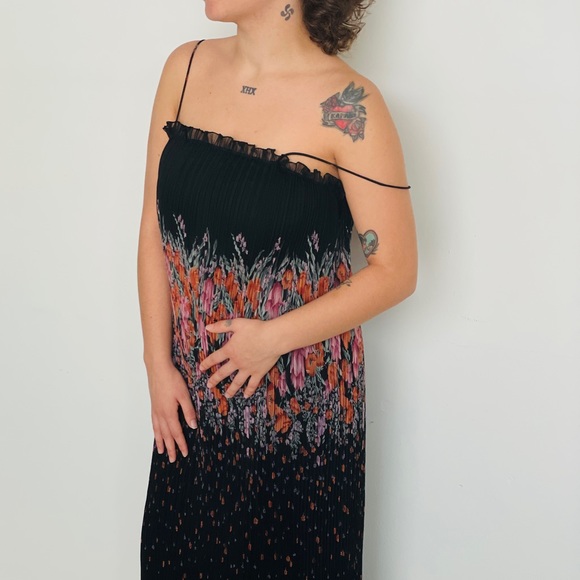 Vintage Sunray pleated cdress w/ spaghetti straps - Picture 14 of 16